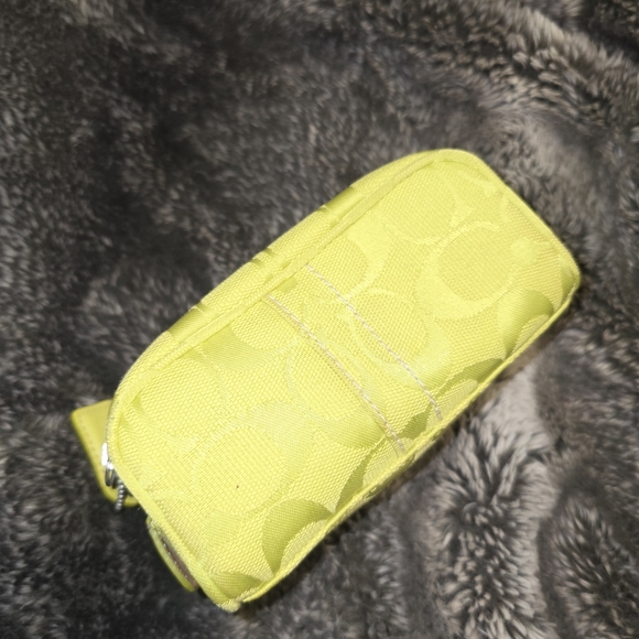 Euc Coach Small Pouch Bag Lime - Picture 1 of 4